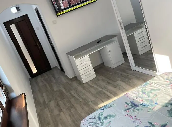 Garsoniera In Apartament *